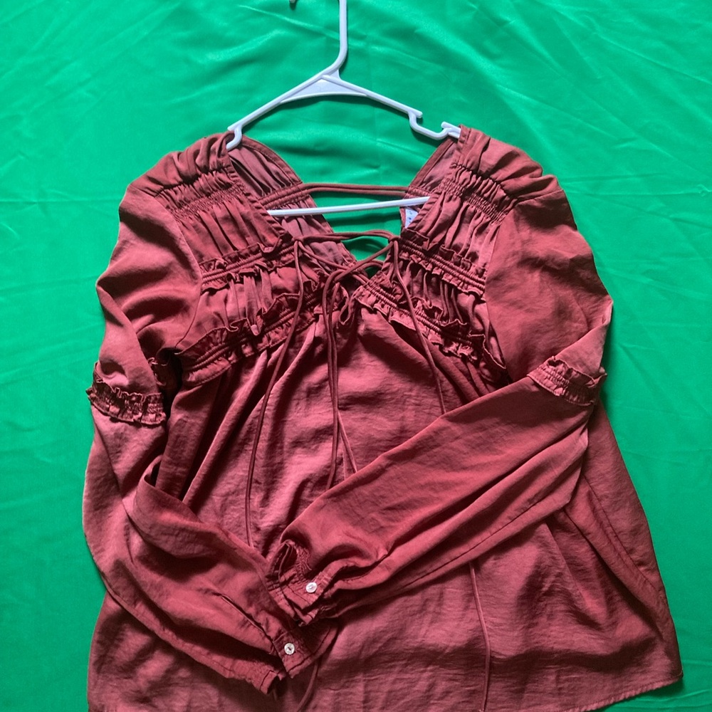 Women's Burgundy Top